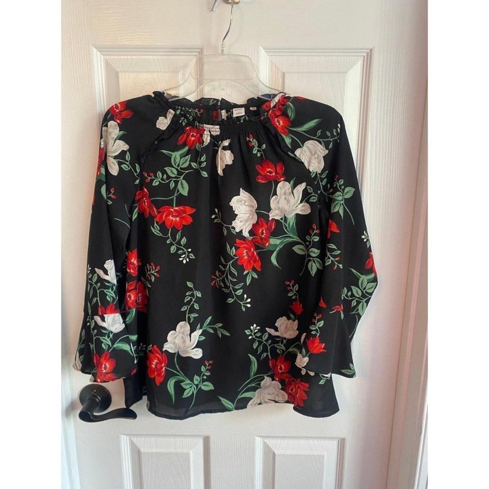 Old‎ Navy Bell Sleeve Top